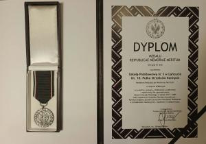 Srebrny medal - Reipublicae Memoriae Meritum - dla naszej szkoły